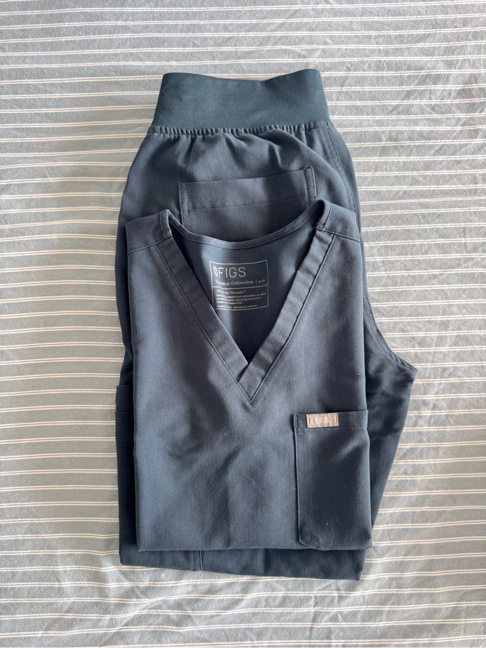 Figs scrub set